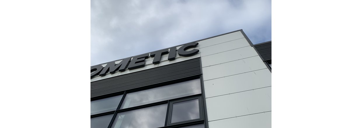 Facadebogstaver i aluminium med indbygget lys<br>